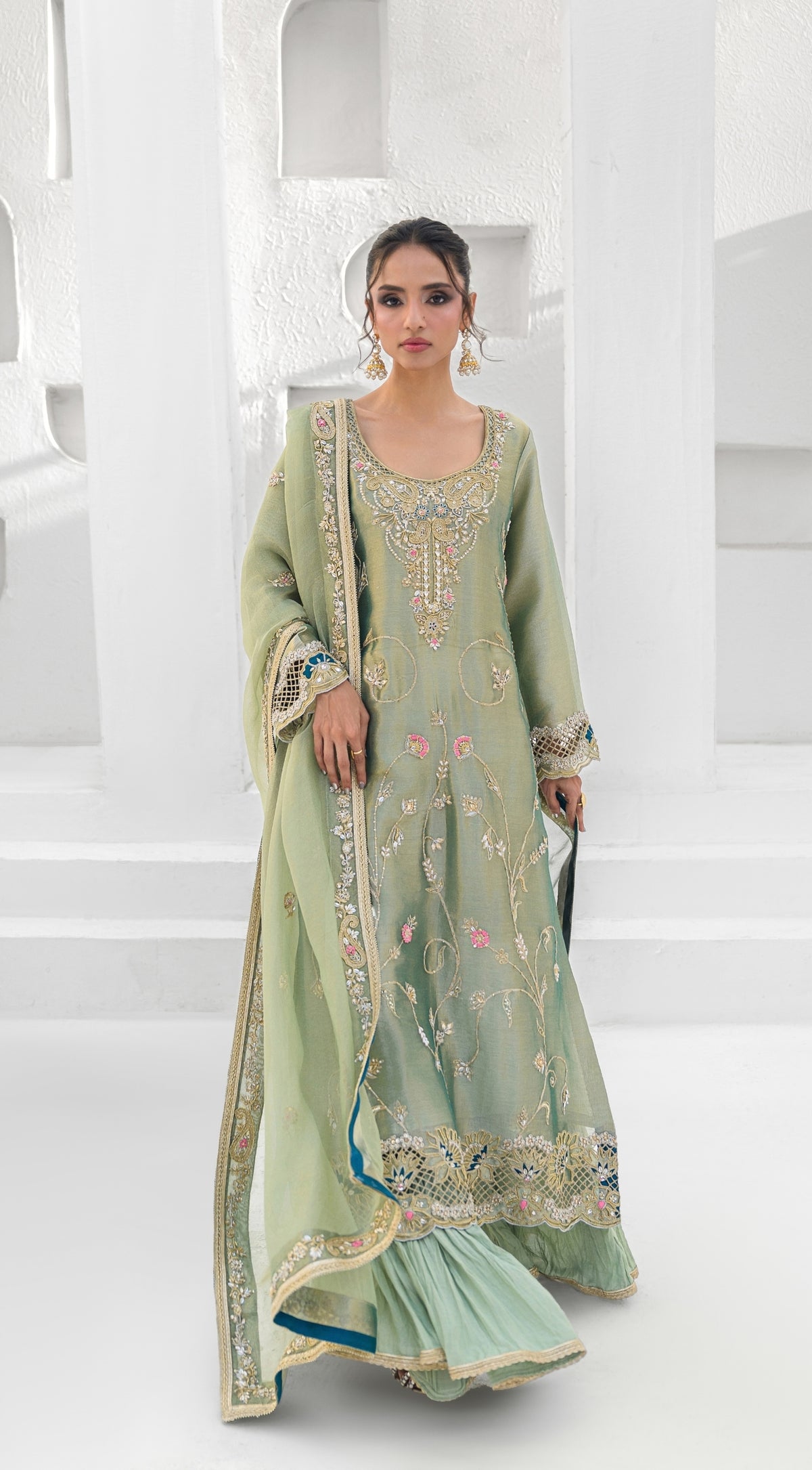 Amira
