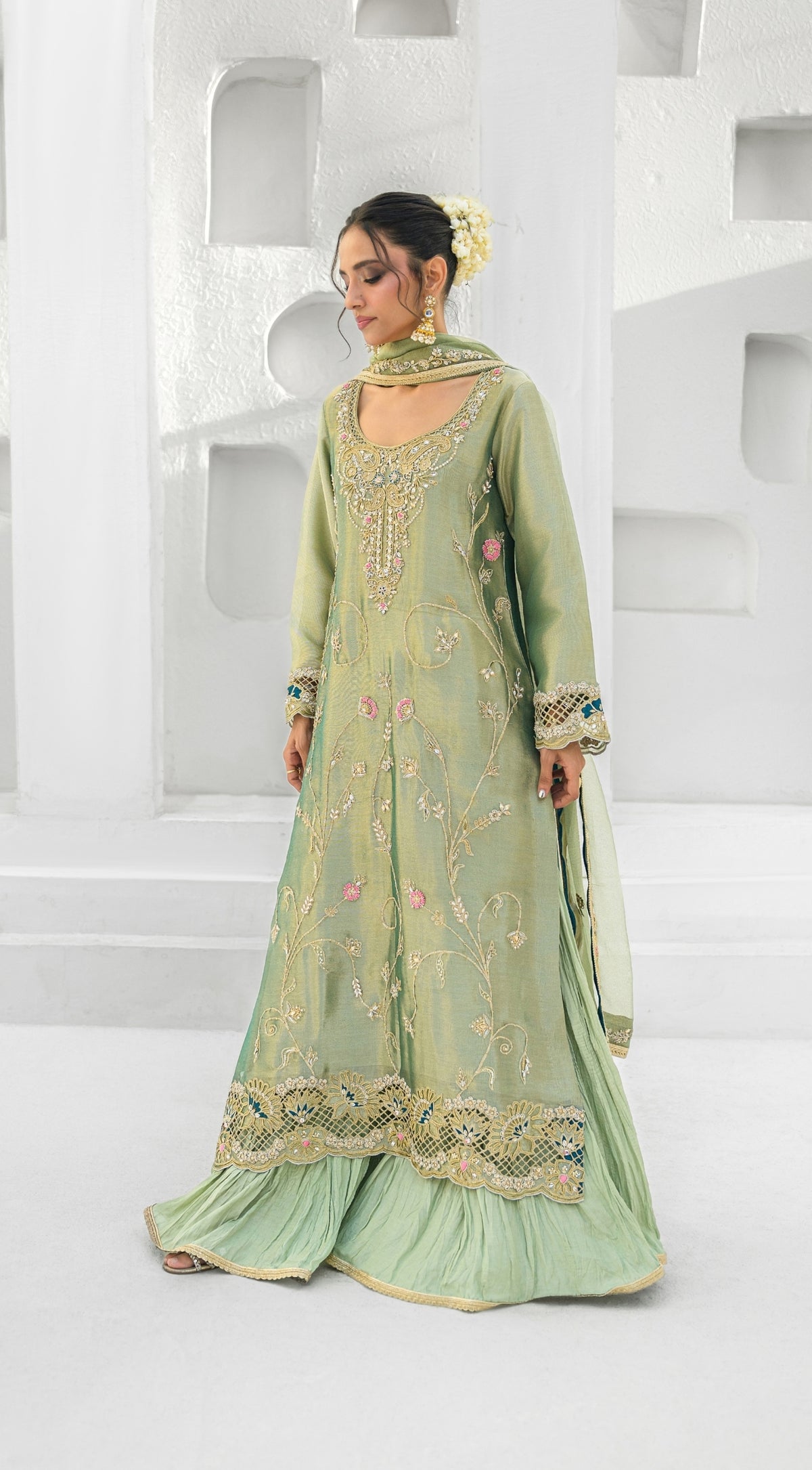 Amira
